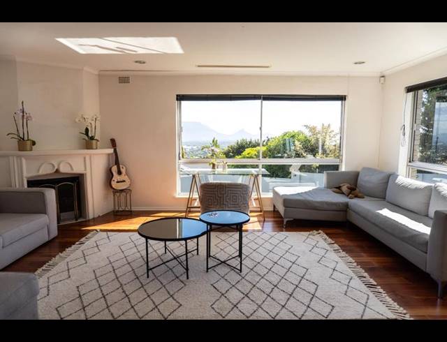 6 BEDROOM HOUSE FOR SALE IN PLATTEKLOOF